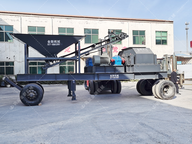 2PG1208大型移動式對輥破碎機(jī)發(fā)貨圖片