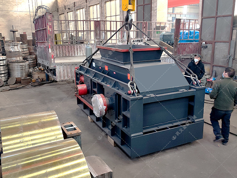 制砂專用設(shè)備2PG1500x1000液壓對輥制砂機發(fā)往湖北