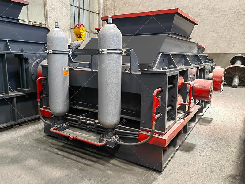 液壓對輥制砂機：如何輕松應(yīng)對鋼渣中的大塊物料？